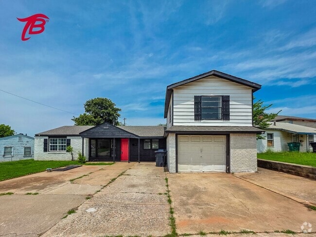 Building Photo - Spacious Split-Level 4-Bedroom Home with T...