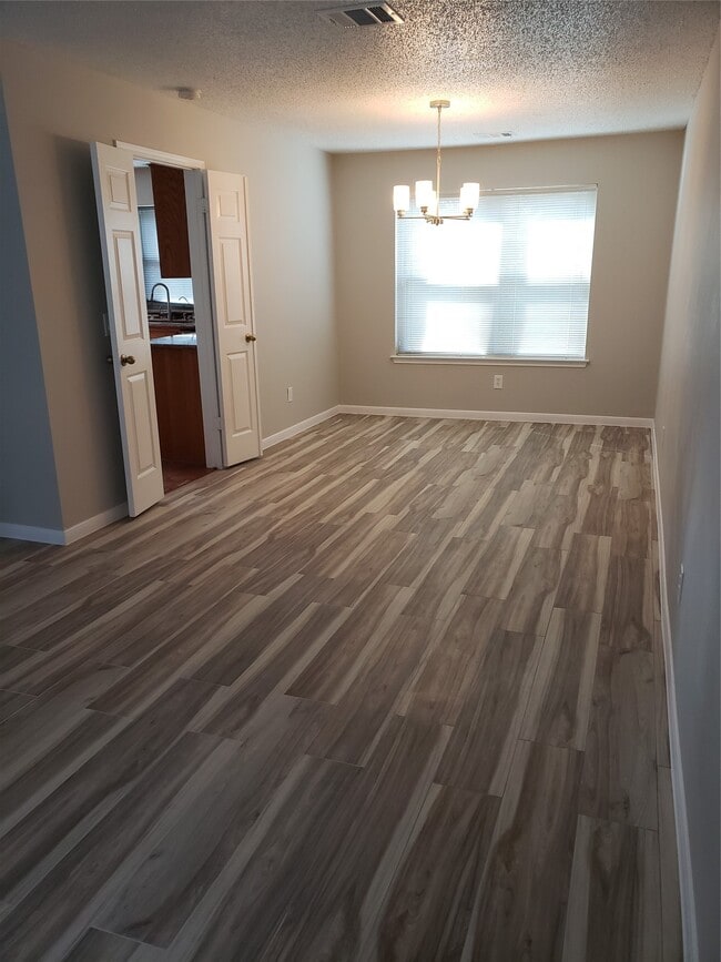 Photo - 8714 Warrenford Dr