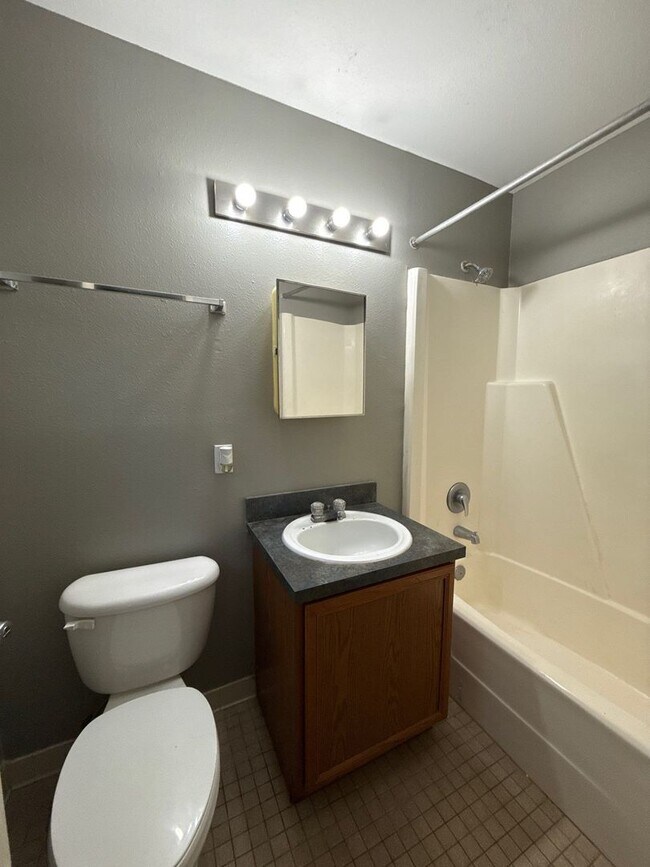 Photo - 2 bed 2 bath at Avalon on Pensacola! Available now!