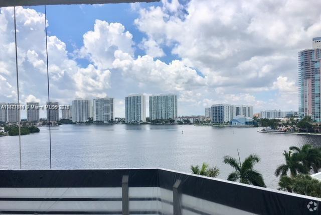 Building Photo - 3600 Mystic Pointe Dr Unit 802 Rental