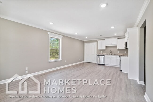Photo - 900 W 23rd St