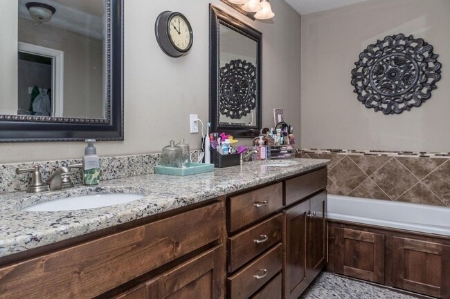 Photo - Beautiful 4BD in Battlefield, MO