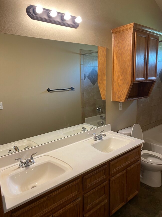 Photo - 4621 Brutus Ln Unit B