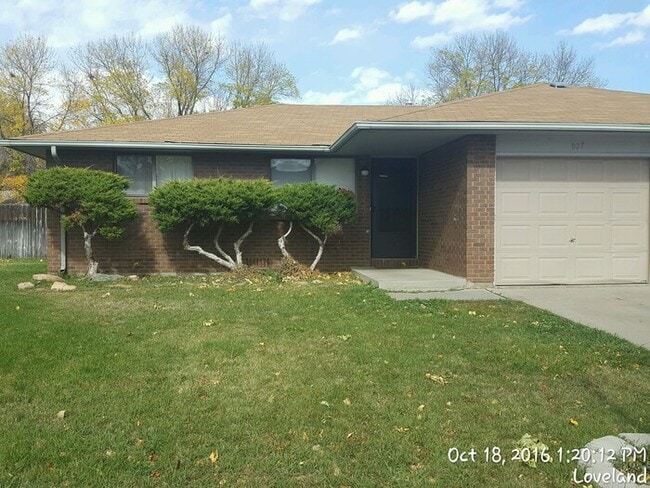 Building Photo - 2 Bedroom, 1 Bath Duplex with One Car Atta... Rental
