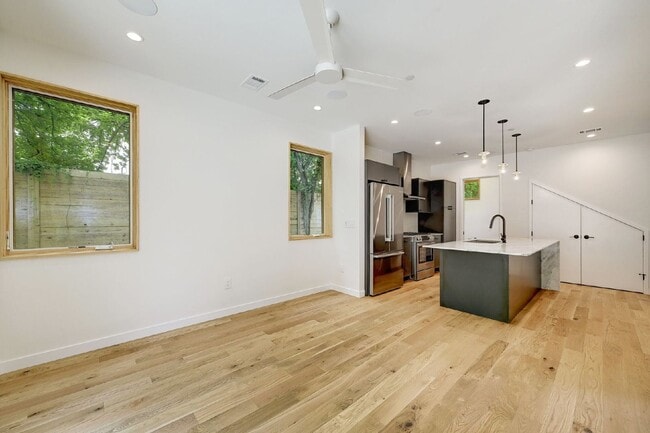 Photo - 1411 Haskell St