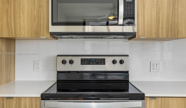 Photo - 555 NE 8th St Apartment Unit 0611