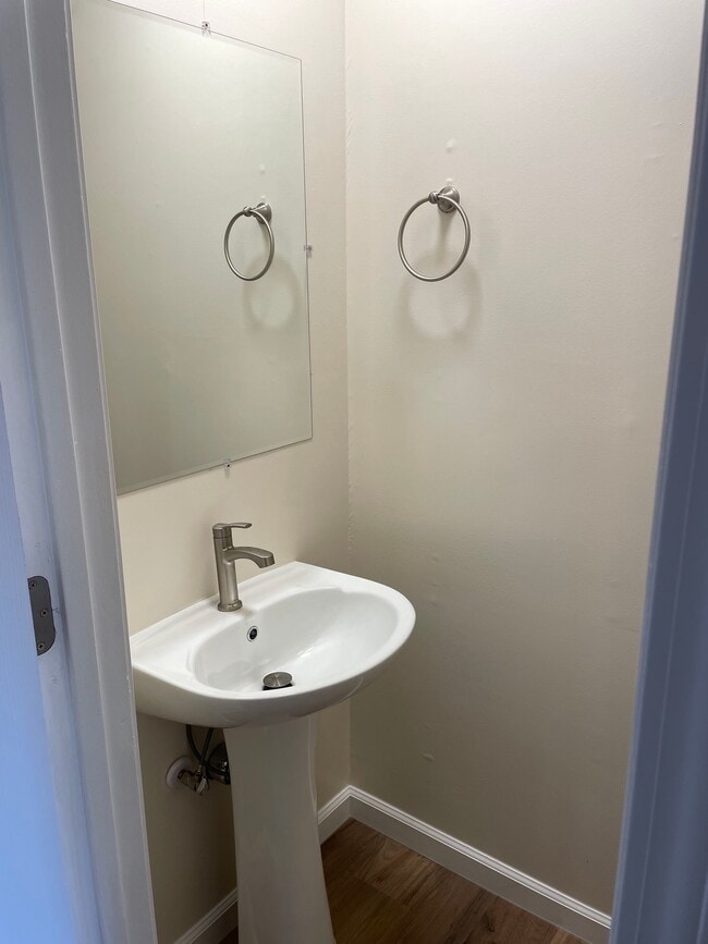 Photo - 306 Leisure Ct