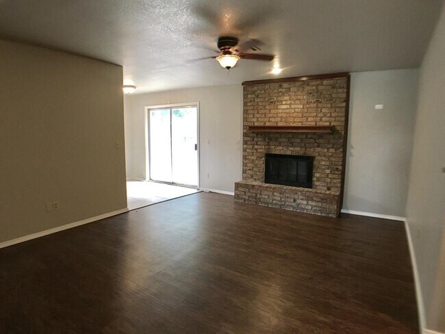 Photo - 1013 Mercury Cir