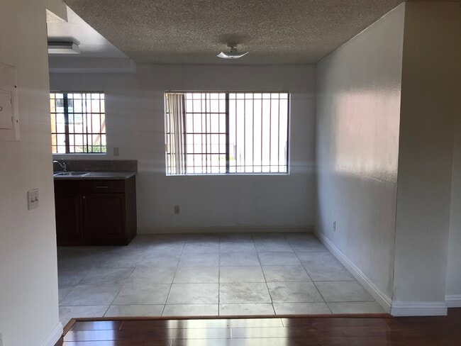 Photo - 1285 Vin Scully Ave Unit 5