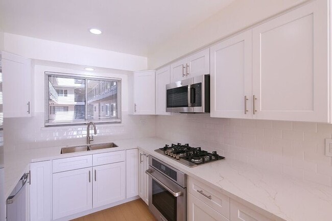 Photo - 3155 Montrose Ave