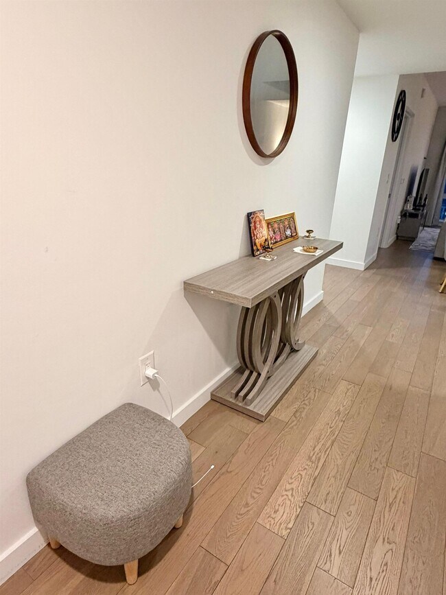 Photo - 25 Park Ln S Unidad 0701