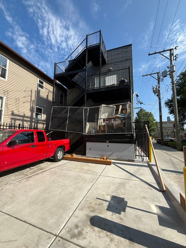 Photo - 713 W 19th Pl