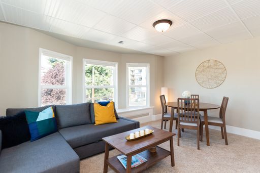 Photo - Bright 2 bedroom 1 bathroom Queen Anne Apartment with skyline views