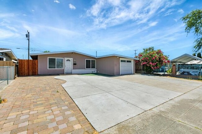 Building Photo - 1632 Terilyn Ave Rental