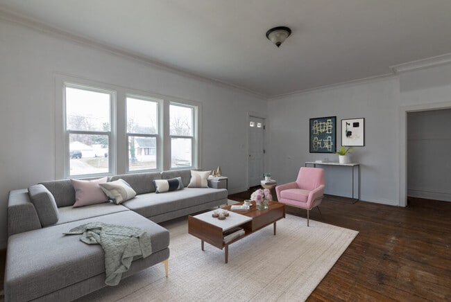 Photo - 706 W Saginaw St