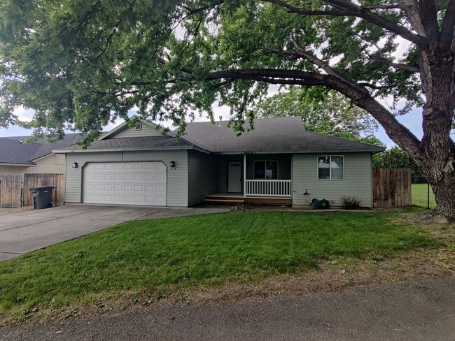 Great South Kennewick location close to fr... - Great South Kennewick location close to fr... House