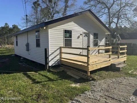 Building Photo - 902 Dicks St Rental