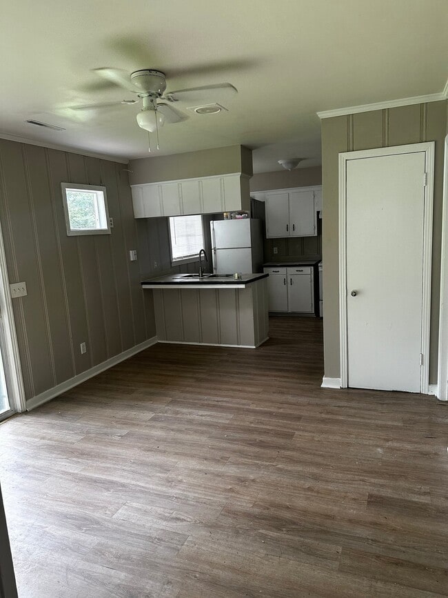 Photo - 5802 Highland Dr
