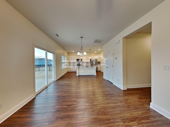 Photo - 1323 Lomond Dr