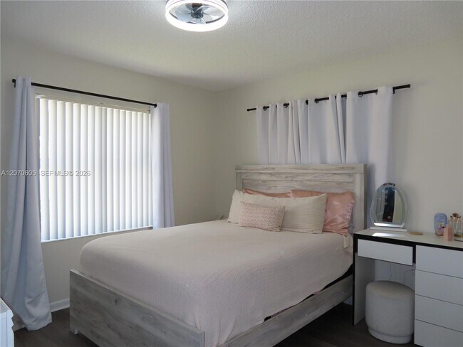 4001 NW 90th Ave Unit 4001