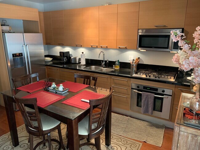 Kitchen - 416 S spring St Unit 507