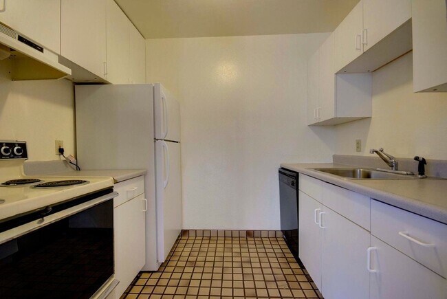 Photo - PRE-LEASE! 2 bed 1.5 Bath Condo at The Wimbledon!