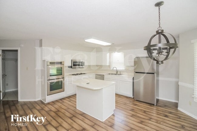 Photo - 594 Featherwind Cove N