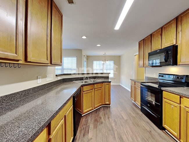 Photo - 5145 Chasteal Trail