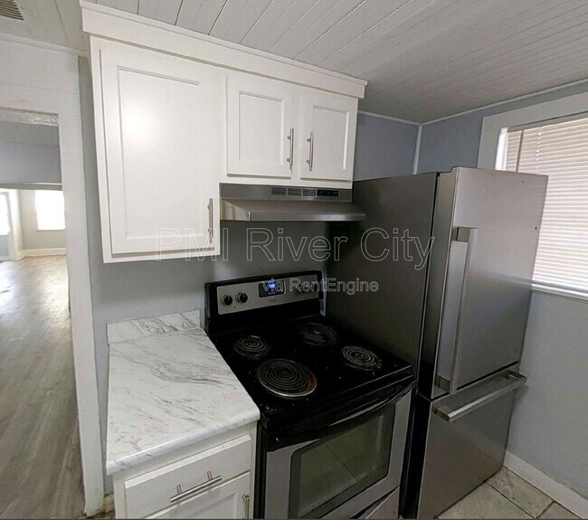 Photo - 1331 W 25th St