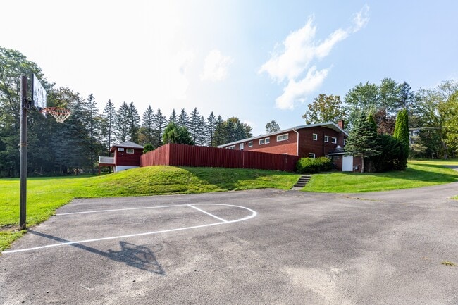 Photo - 52 Ostrum Rd