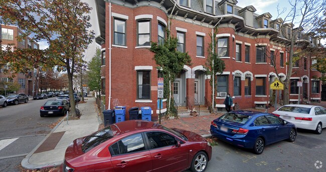 Building Photo - 183 Harvard St Unit 3 Rental
