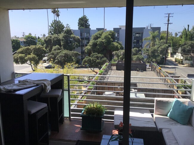 Photo - 415 Montana Ave Unidad 306