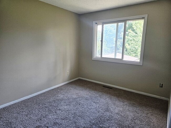 Photo - 1259 Dunberry Ln Unit 4