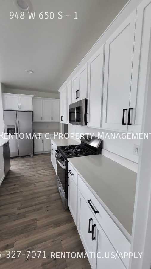 Photo - 948 W State Rd