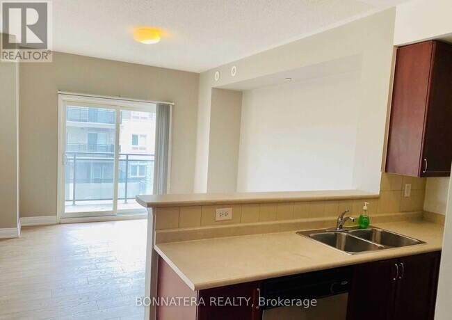 Photo - 5150 Winston Churchill Blvd Unité 212