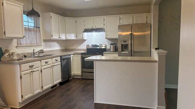 106 Zephyr Ln