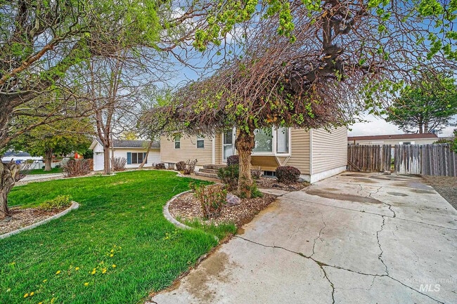 Photo - 1559 Aspen St Unit B1