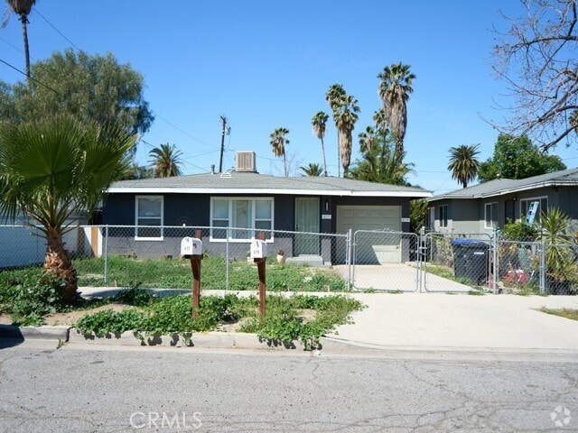 Building Photo - 417 N Taylor St Rental