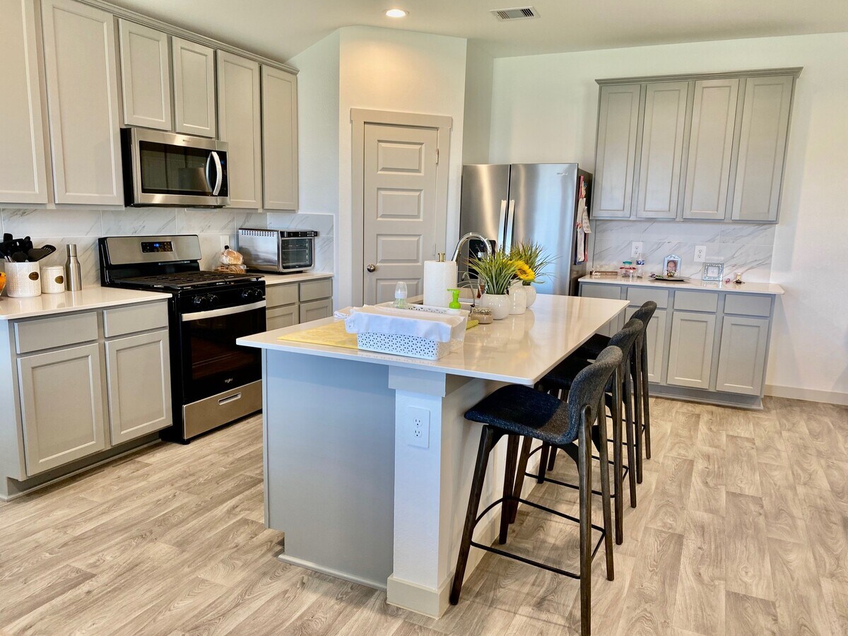 Photo - 7023 Sunbreeze Ln