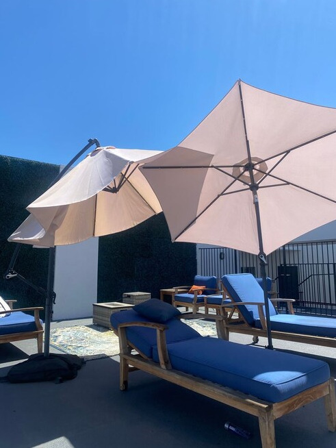 Building Photo - Chateau Toluca Rental