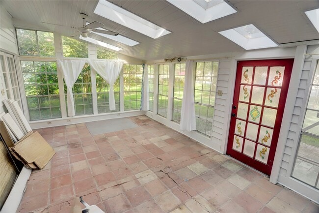 Photo - 906 2nd St