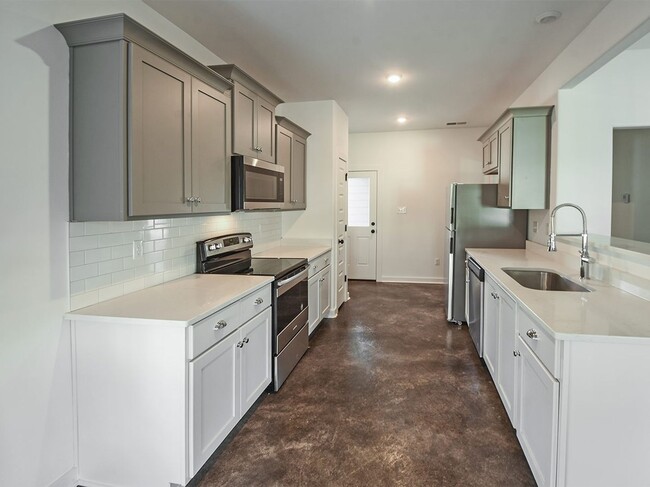 NEW CONSTRUCTION near University of Memphis. - NEW CONSTRUCTION near University of Memphis. House