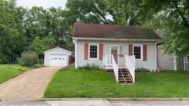 Building Photo - 804 N Church St Rental