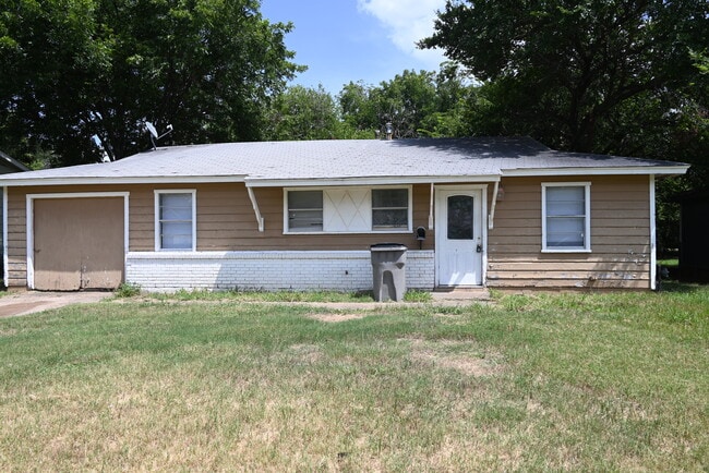 Building Photo - 1421 Harris Ln Rental