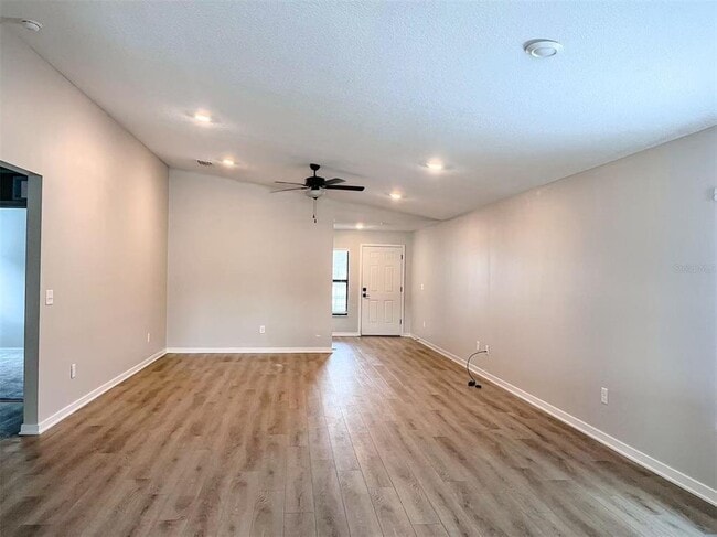 Photo - 5755 Deep River Ave