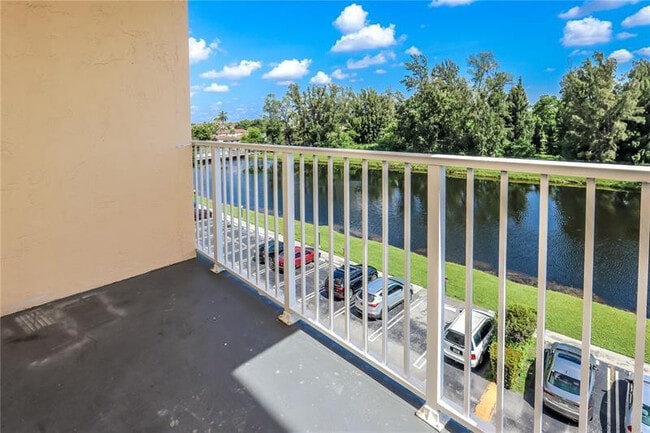 Photo - 16465 NE 22nd Ave Unit 105