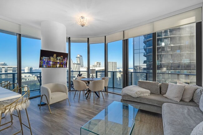 Photo - 801 S Miami Ave Unidad # 5005 Rental