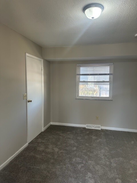 Photo - 415 Barwood Dr