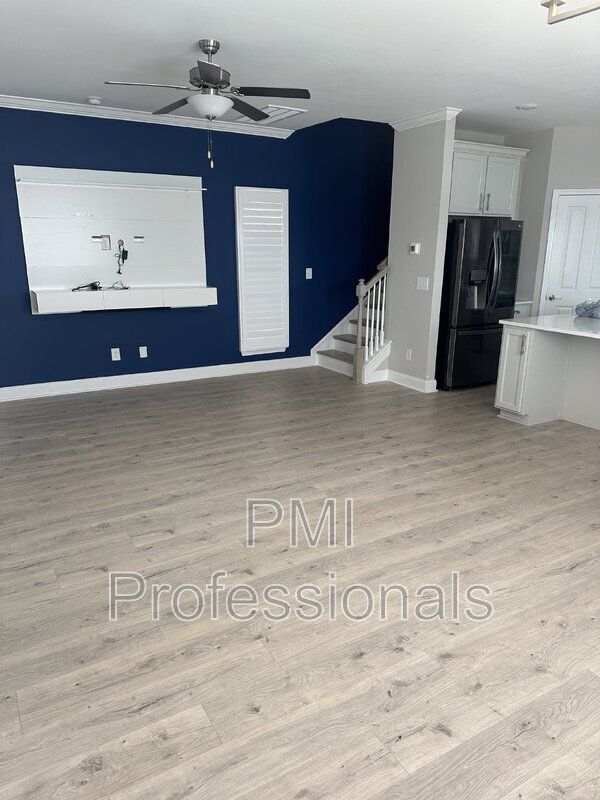 Photo - 1022 Stoneleigh Ln