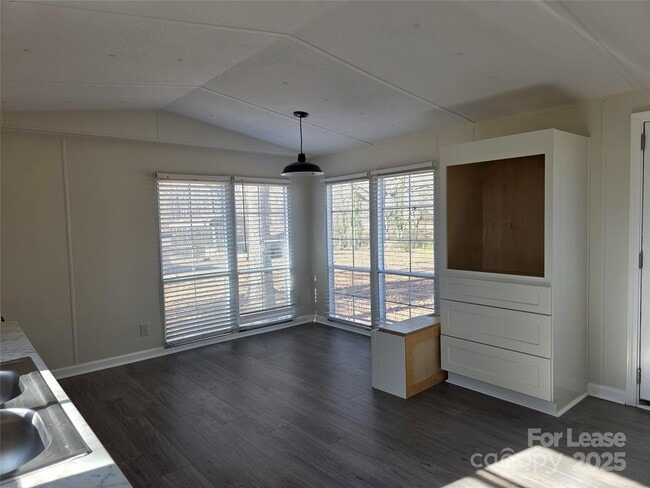 Photo - 5712 Unionville Rd